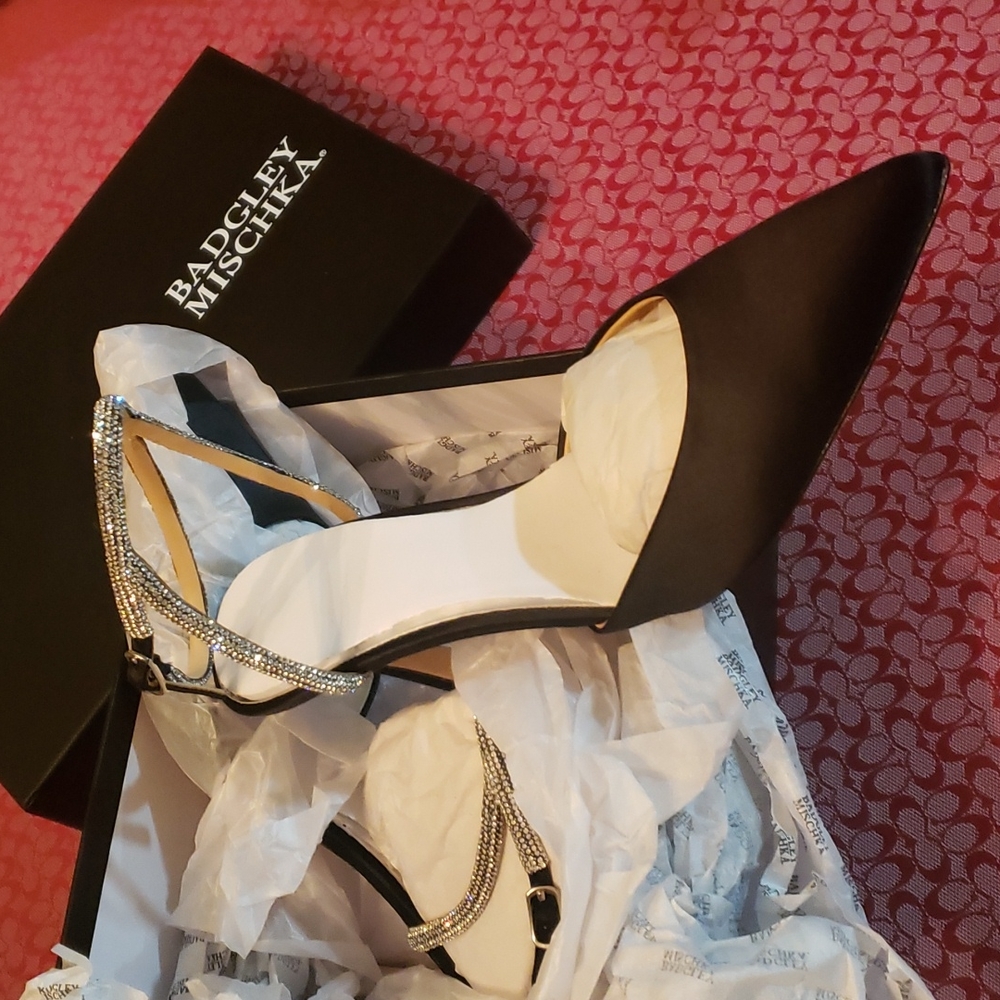 Beautiful shoes - Picture 4 of 9